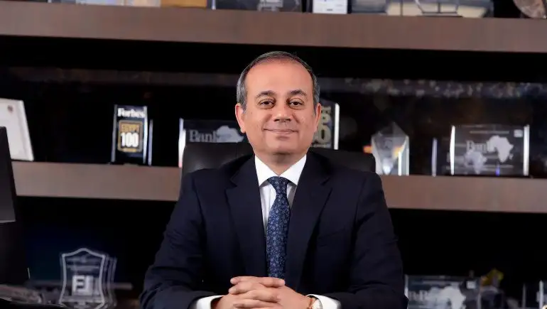 مصرف أبو ظبى الإسلامي يحصد 15 جائزة عالمية خلال 2021