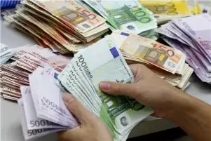 أسعار العملات الأجنبية بالمنافذ الجمركية ..اليوم