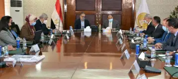 الحكومة تبحث تطوير وإعادة إحياء منطقة “إسنا التاريخية”