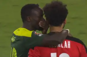 ماذا قال ماني لمحمد صلاح عقب التتويج بـ كأس الأمم؟