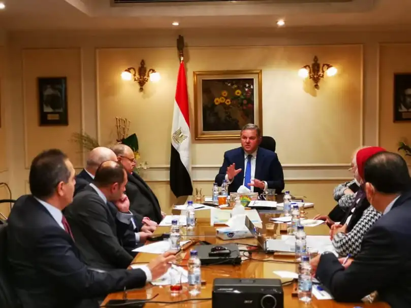 وزير قطاع الأعمال العام يجتمع بمجلس الإدارة الجديد لشركة مصر لتجارة وحليج الأقطان