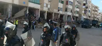 بالصور| جهاز مدينة بدر يشن حملة مكبرة لضبط مخالفات تغيير النشاط وإزالة الإعلانات المخالفة بالحي الأول