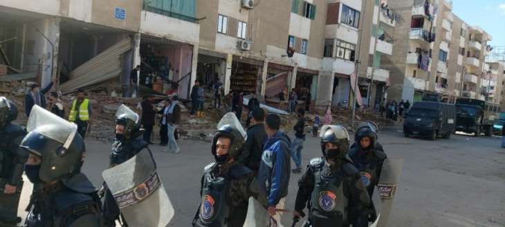 بالصور| جهاز مدينة بدر يشن حملة مكبرة لضبط مخالفات تغيير النشاط وإزالة الإعلانات المخالفة بالحي الأول