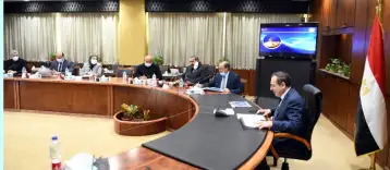 وزير البترول بتابع عددًا من المشروعات الجديدة في اجتماع مع اللجنة العليا للمشروعات البترولية