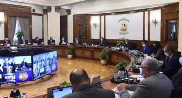 الحكومة تنفي وجود أزمة سيولة تضرب القطاع المصرفي مما يهدد بإفلاس الدولة