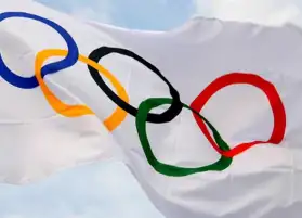 اللجنة الأولمبية الدولية تدعو الاتحادات لنقل الأحداث الرياضية من روسيا