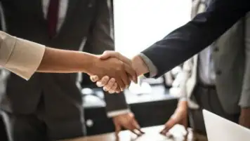 مصر ثانى أكثر سوق مستهدفة لصفقات الدمج والاستحواذ بالعالم فى 2021