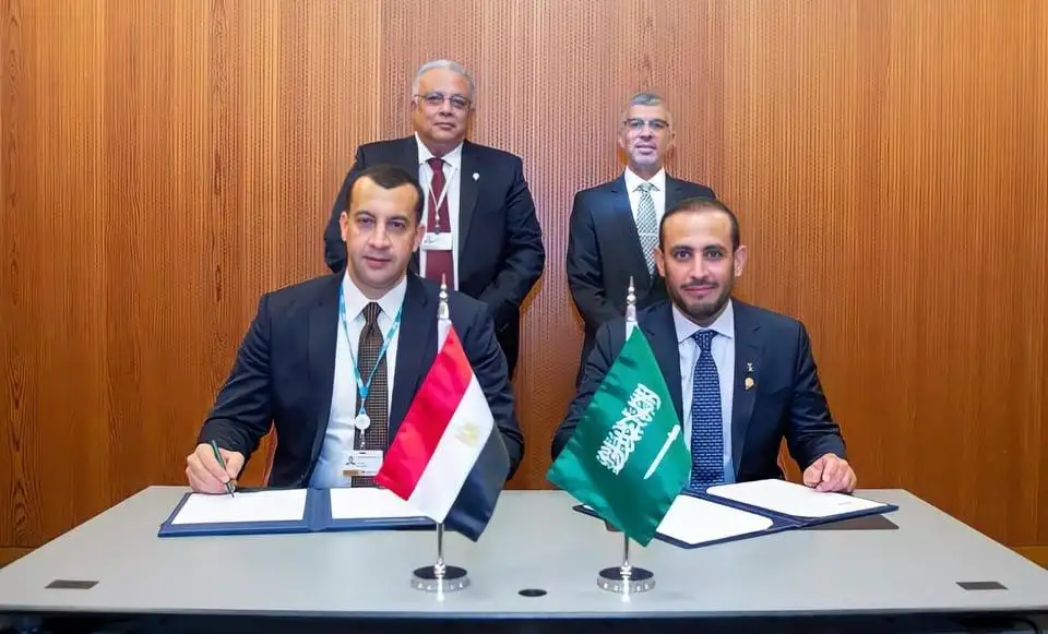 تنظيم الاتصالات ونظيره السعودي يوقعان مذكرة تفاهم في مجال المدن الذكية