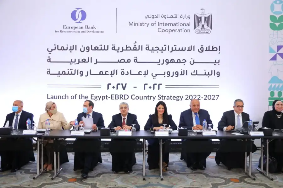 الكهرباء: إطلاق مرحلة جديدة من التعاون مع البنك الأوروبي لإعادة الإعمار في مجالات التحول الأخضر