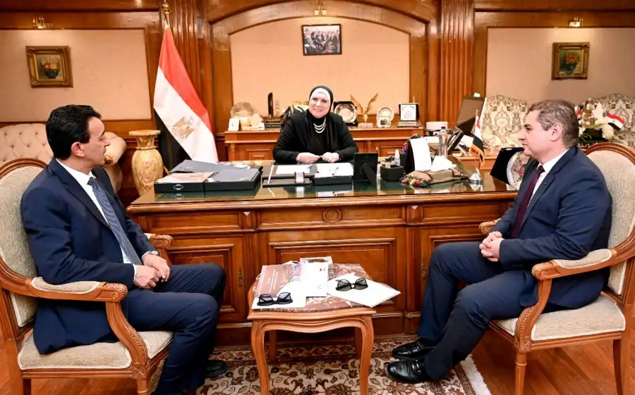 وزيرة التجارة تلتقي مدير عام المنظمة العربية للتنمية الصناعية والتقييس والتعدين