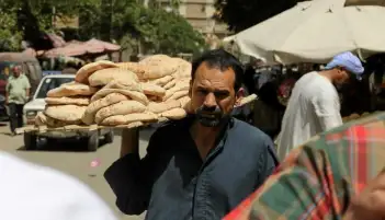 على المصيلحي : الدولة تتحمل ارتفاع أسعار الخبز المدعم بنسبة 100% والزيت 75%
