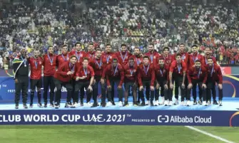 رئيس ريال مدريد الأسبق: نجاحات الأهلي تتحدث عنه.. بطل القرن الأفضل عربيا وإفريقيا