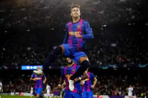 بيكيه على أعتاب رقم تاريخي جديد مع برشلونة
