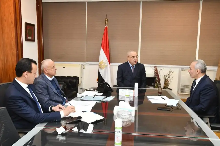 وزير الإسكان يتابع الموقف التنفيذى لمشروع تطوير "منطقة مثلث ماسبيرو"