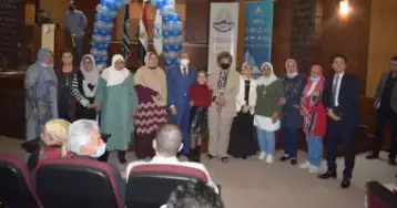 في احتفالية عيد الأم.. العربي يكرم موظفات غرفة القاهرة
