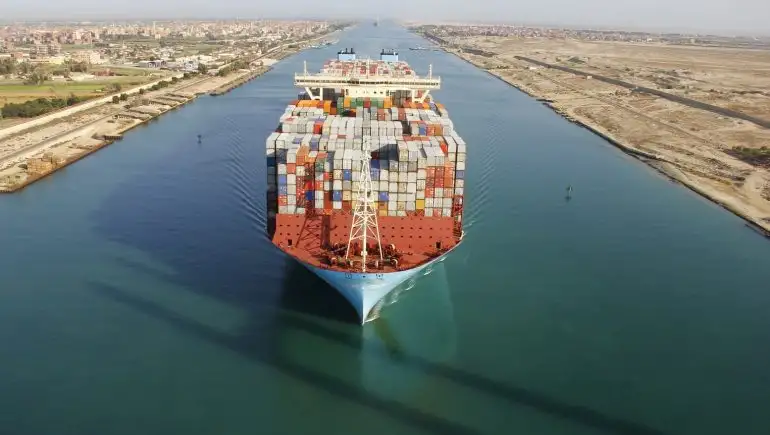 قناة السويس تعدل رسوم السفن بداية من مايو 2022