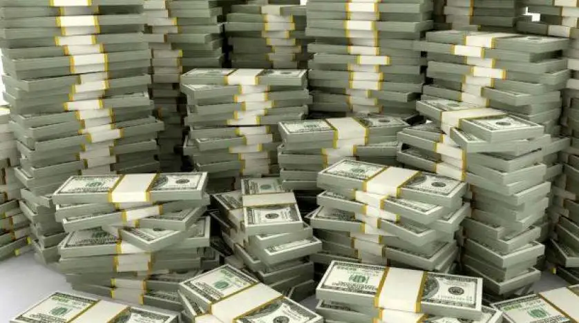 استقرار أسعار النفط وارتفاع الدولار بعد تصريحات المركزي الأميركي
