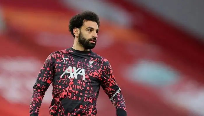 مايكل أوين يحذر ليفربول من عدم التجديد لـ محمد صلاح