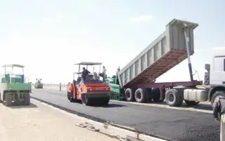 "الطرق والكباري" تبحث مع قطاع المقاولات تطورات أسعار التنفيذ