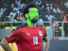 حازم إمام: أطالب الجماهير بعدم القسوة على محمد صلاح