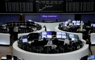 الأسهم الأوروبية تغلق الجمعة مرتفعة وسط متابعة الأزمة الأوكرانية