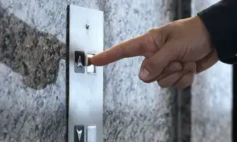 طلب إحاطة لإلزام مالكى العقارات بصيانة دورية للمصاعد الكهربائية لحماية السكان