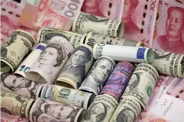 أسعار العملات اليوم الأحد 3-4-2022 في البنوك