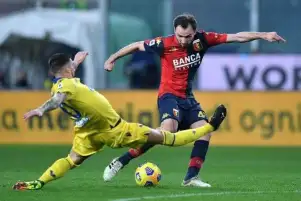فيرونا يضاعف محنة جنوه بالدوري الإيطالي