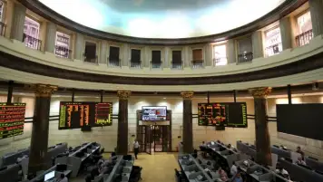 مؤشرات البورصة تتباين في المستهل بتداولات 131 مليون جنيه