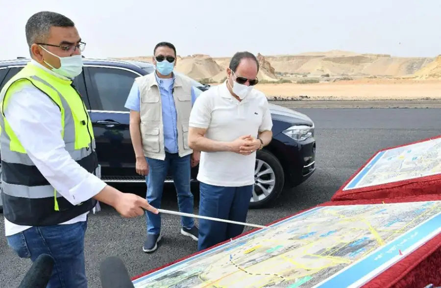 الرئيس السيسي يتفقد الأعمال الإنشائية لتطوير عدد من الطرق والمحاور بالقاهرة الكبرى