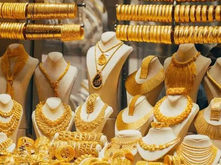 كيفية احتساب ضريبة القيمة المضافة على المشغولات الذهبية والفضية