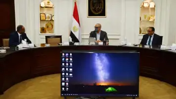 وزير الإسكان يتابع تنفيذ مشروعات المياه والصرف الصحى ضمن مبادرة "حياة كريمة"