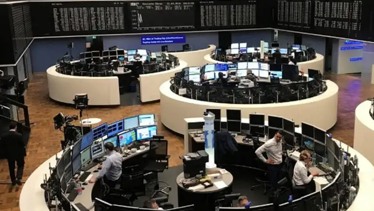 سهم "دويتشه بنك" يقود الأسهم الأوروبية للتراجع