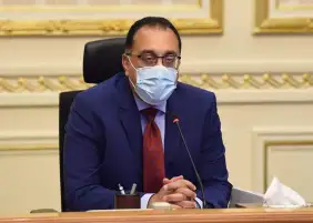 رئيس الوزراء يناقش سبل زيادة استثمارات التأمينات والمعاشات والأوقاف