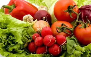 البامية تواصل الارتفاع.. أسعار الخضروات والفاكهة اليوم الأحد 17-4-2022
