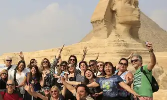السياحة والطيران تنسقان لزيادة عدد الرحلات الموجهة لروسيا خلال الفترة المقبلة