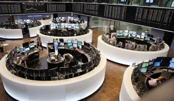 الأسهم الأوروبية تتراجع لأدنى مستوى في شهر بمستهل تعاملات الأسبوع