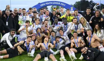 بنفيكا يعود للنجاح القاري بعد 60 عاما ويتوج بدوري أبطال أوروبا للشباب