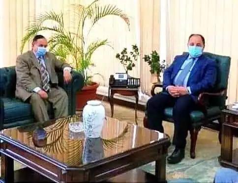 وزير المالية يستعرض الجهود المبذولة لإحكام السيطرة على المنافذ الجمركية