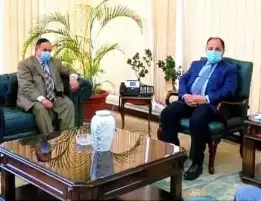 وزير المالية يستعرض الجهود المبذولة لإحكام السيطرة على المنافذ الجمركية