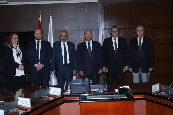 النقل: توقيع مذكرة مع موانئ أبوظبي لإدارة محطة متعددة الأغراض بميناء سفاجا