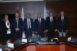 النقل: توقيع مذكرة مع موانئ أبوظبي لإدارة محطة متعددة الأغراض بميناء سفاجا