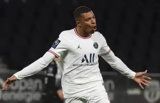 مبابي يواصل كتابة التاريخ في الدوري الفرنسي