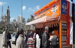 لليوم الـ50 على التوالي.. اقبال مكثف على منافذ مبادرة كلنا واحد للحصول على السلع المخفضة