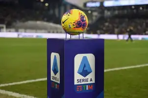 تقرير.. الاتحاد الإيطالي يوقف حكمين حتى نهاية الموسم