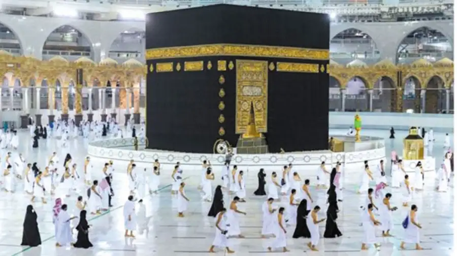 شركات السياحة تطالب ببدء موسم العمرة المقبل مبكرا.. وقلة التأشيرات ضاعفت الأسعار