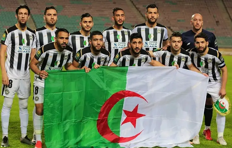 لاعب وفاق سطيف قبل مواجهة الأهلي: جاهزون لإسعاد الشعب الجزائري