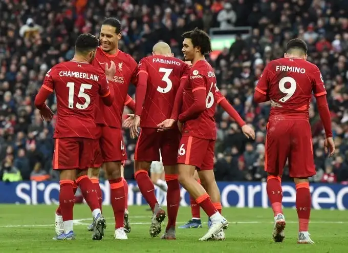 ليفربول يتعادل مع توتنهام ويهدر فرصة الانفراد المؤقت بصدارة الدوري الإنجليزي