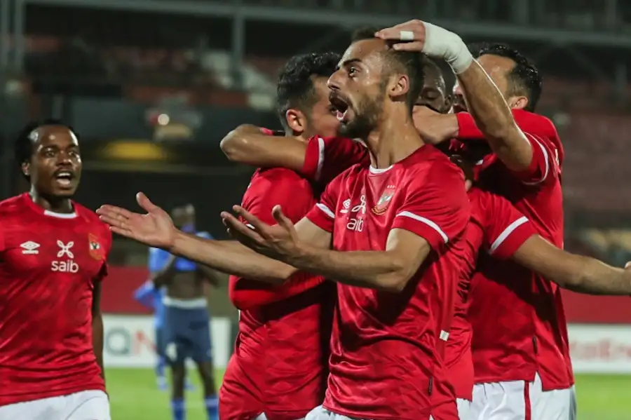 الأهلي يتقدم على وفاق سطيف بهدف في شوط الفرص المهدرة