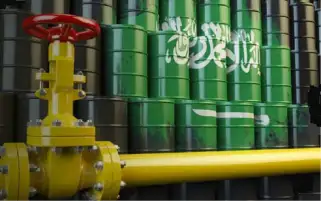 السعودية تخفض أسعار نفطها للعملاء في آسيا